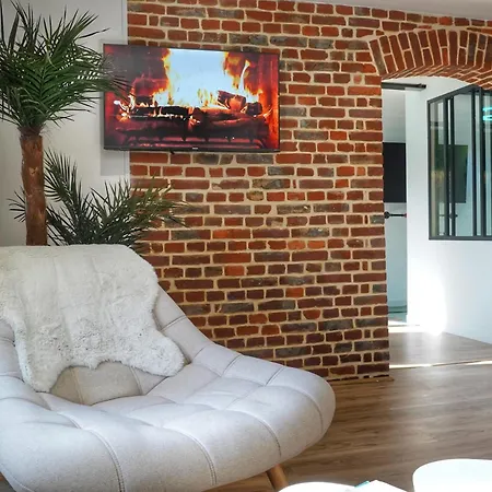 Oasis - Cine, Balneo & Confort A La Daire