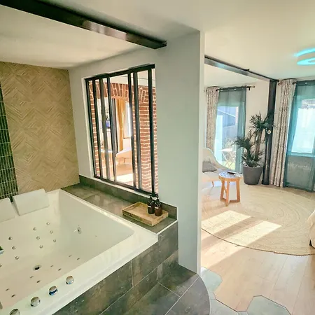 Oasis - Cine, Balneo & Confort A La