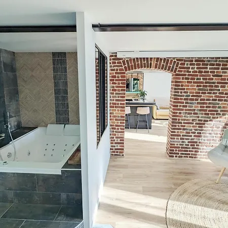 Oasis - Cine, Balneo & Confort A La Daire