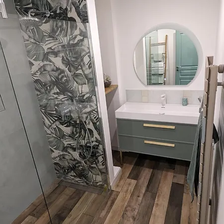 Oasis - Cine, Balneo & Confort A La