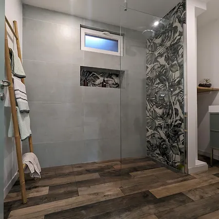 Daire Oasis - Cine, Balneo & Confort A La *