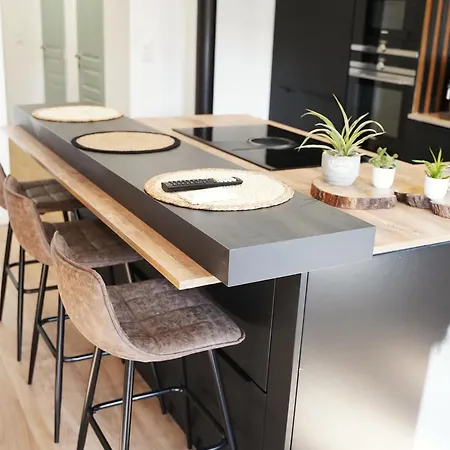 Oasis - Ciné, Balnéo&confort à La *