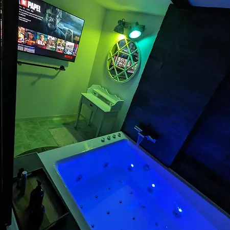 Oasis - Cine, Balneo & Confort A La Daire *