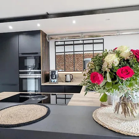 Oasis - Cine, Balneo & Confort A La Daire